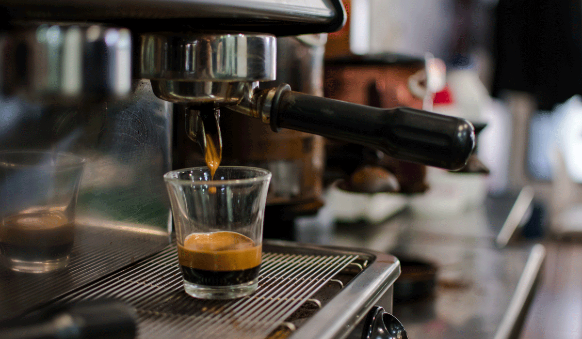 Espresso zubereiten im Siebträger